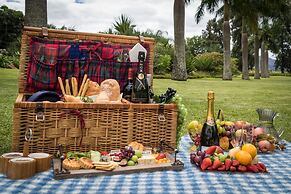 Summerfield Luxury Resort & Botanical Garden