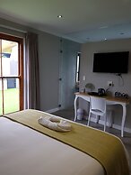 Two Fat Owls Guesthouse