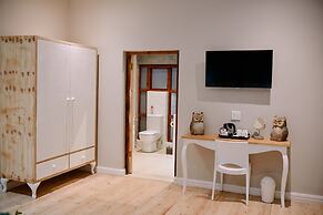 Two Fat Owls Guesthouse