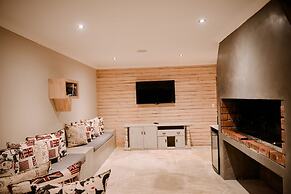 Two Fat Owls Guesthouse