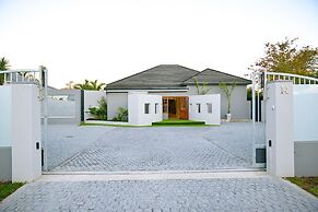 Two Fat Owls Guesthouse