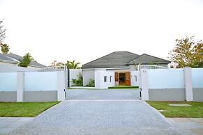 Two Fat Owls Guesthouse