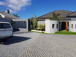 Two Fat Owls Guesthouse