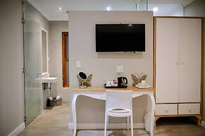 Two Fat Owls Guesthouse