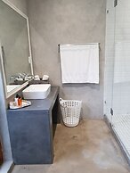 Two Fat Owls Guesthouse