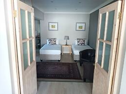 Two Fat Owls Guesthouse