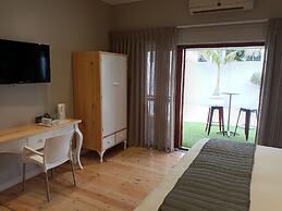 Two Fat Owls Guesthouse