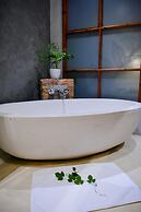 Two Fat Owls Guesthouse