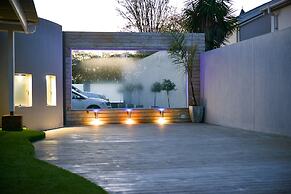 Two Fat Owls Guesthouse