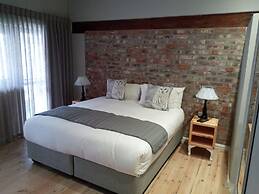 Two Fat Owls Guesthouse