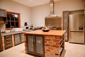 Two Fat Owls Guesthouse