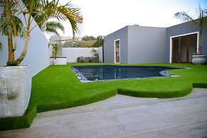 Two Fat Owls Guesthouse