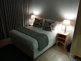 Two Fat Owls Guesthouse