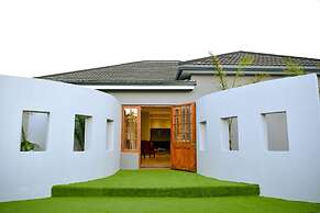 Two Fat Owls Guesthouse