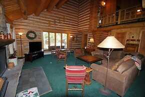 Lenawee Log Home 4 Bedroom Holiday home by Key to the Rockies