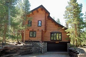 Lenawee Log Home 4 Bedroom Holiday home by Key to the Rockies