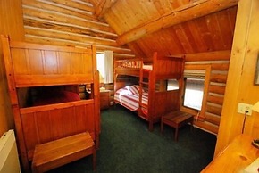 Lenawee Log Home 4 Bedroom Holiday home by Key to the Rockies