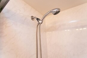 Hibiscus Resort D 2 Bedroom Condo by MCM