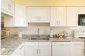 Hibiscus Resort D 2 Bedroom Condo by MCM