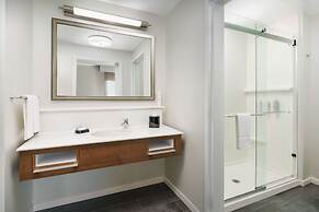 Hampton Inn & Suites LAX El Segundo