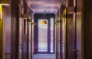 Good Night Hotel