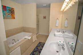 Grand Cayman B Holiday Home 8 bedroom By Affordable Large Properties