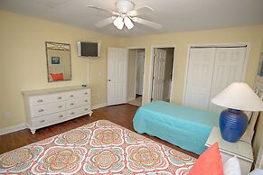 Grand Cayman B Holiday Home 8 bedroom By Affordable Large Properties