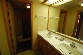 Pines Condominiums 1 Bedroom Apartment by Key to the Rockies