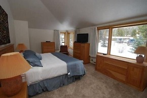 Pines Condominiums 3 Bedroom Apartment by Key to the Rockies