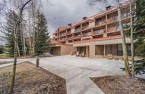 Ski Run Condominiums 2 Bedroom Apartment by Key to the Rockies