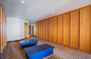 Ski Run Condominiums 2 Bedroom Apartment by Key to the Rockies