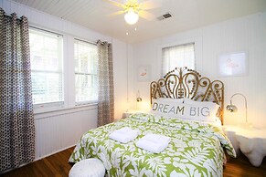E ARCTIC 412 2 Bedroom Holiday Home By My Ocean Rentals