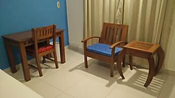 El Mirador Suites and Lounge