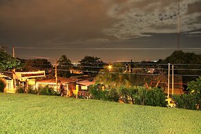 El Mirador Suites and Lounge