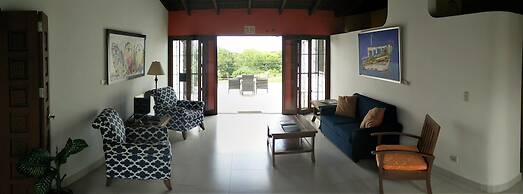 El Mirador Suites and Lounge