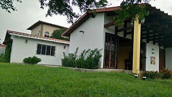 El Mirador Suites and Lounge