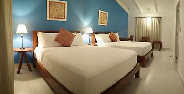 El Mirador Suites and Lounge