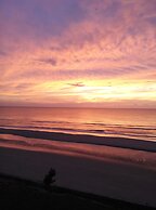 Sabah Beach Villas & Suites