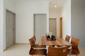 Golden View Serviced Apartment