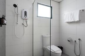 Golden View Serviced Apartment