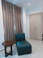 Golden View Serviced Apartment