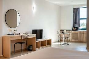 Golden View Serviced Apartment