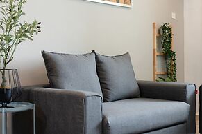 Golden View Serviced Apartment