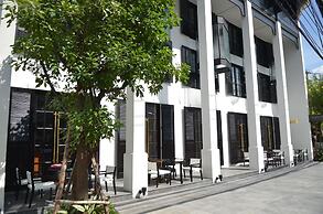 Buri Siri Hotel