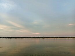 Wangnamkam Riverside Resort