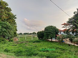 Wangnamkam Riverside Resort