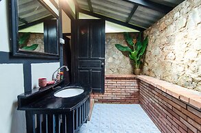 Hillside - Nature Lifestyle Lodge