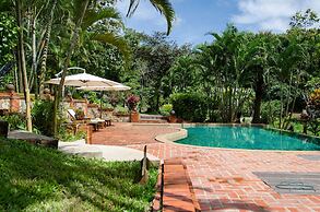 Hillside - Nature Lifestyle Lodge