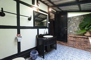 Hillside - Nature Lifestyle Lodge