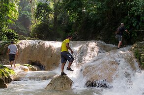 Hillside - Nature Lifestyle Lodge